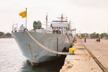 சென்னை துறைமுகத்தில் ஸ்ரீலங்கா கடற்படையின் கப்பல்