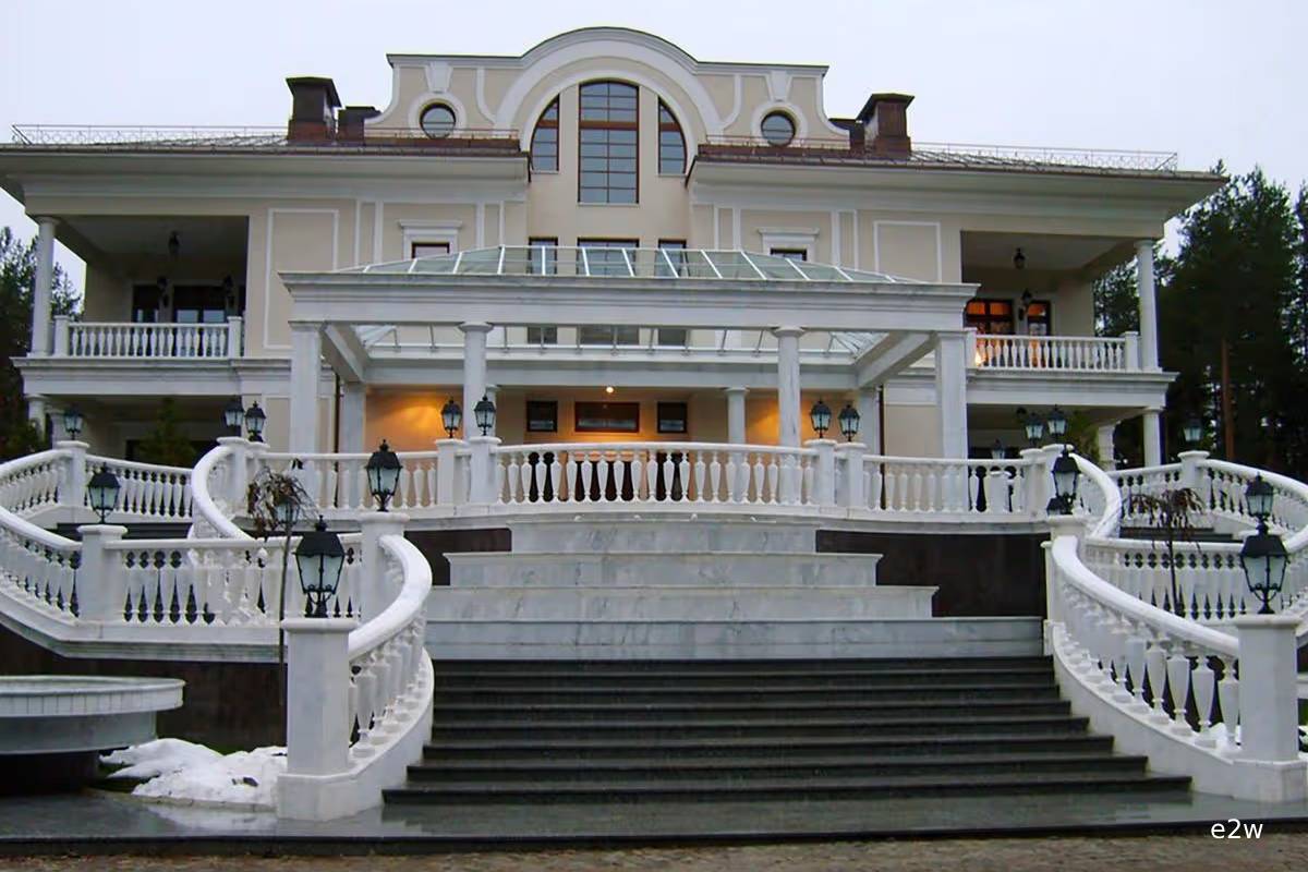 காதலியின் பாதுகாப்புக்காக கோடிக்கணக்கில் செலவு செய்துள்ள புடின் | Putin Spend Millions To Protect Lover House காதலியின் பாதுகாப்புக்காக கோடிக்கணக்கில் செலவு செய்துள்ள புடின் | Putin Spend Millions To Protect Lover House