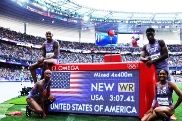 4×400 கலப்பு ஓட்டத்தில் அமெரிக்கா புதிய உலக சாதனை