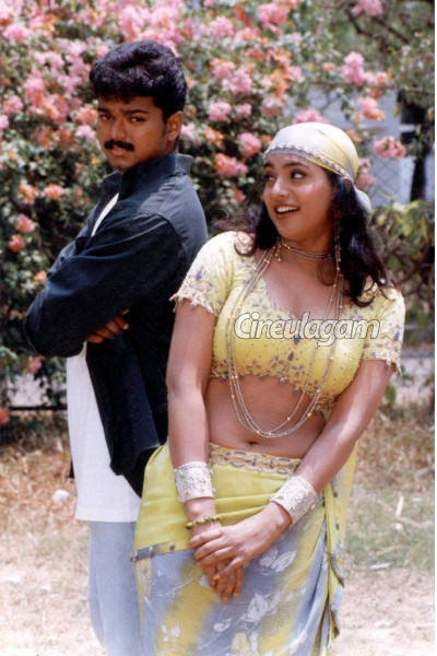 விஜய் கேட்ட கேள்வியால் நடிப்பதையே நிறுத்திய நடிகை ரோஜா... அப்படி என்ன சொன்னார்? | Actress Roja Open Talk About Not Acting Mom Role விஜய் கேட்ட கேள்வியால் நடிப்பதையே நிறுத்திய நடிகை ரோஜா... அப்படி என்ன சொன்னார்? | Actress Roja Open Talk About Not Acting Mom Role