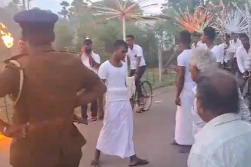 தமிழ் சகோதரியின் ஆதங்கம்: கண்டு கொள்ளாது கடந்து செல்லும் பெரும்பான்மை இன மக்கள் (Video)