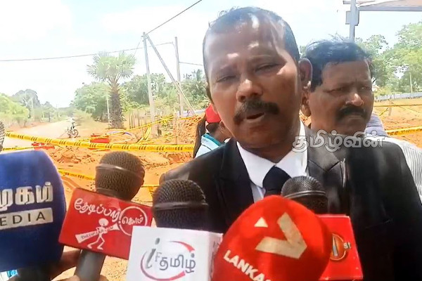 கொக்குத்தொடுவாய் அகழ்வுப் பணிகள் இடம்பெற்ற பகுதிக்கு மாவட்ட நீதவான் கள விஜயம்(Photos) | Investigationman Burial Pit Mullaitivu