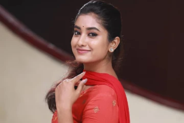 நீச்சல் உடையில் காற்றுக்கென்ன வேலி சீரியல் பிரியங்கா! அவரா இப்படி?