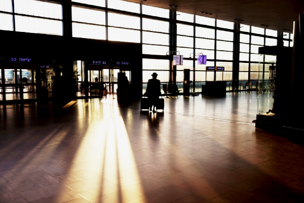 ஒமிக்ரோன் பரவல் காரணமாக  நாட்டு எல்லைகளை  மூடும் முதல் நாடு ! - ஐபிசி தமிழ்