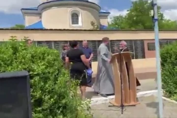 உக்ரைன் வீரரின் இறுதிச்சடங்கில் மோதிக்கொண்ட பாதிரியார்கள்: அதிர்ச்சியை ஏற்படுத்திய ஒரு சம்பவம்