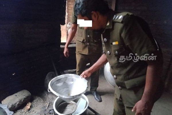 அம்பாறையில் உணவு சீர்கேட்டுடன் இயங்கிய 3 உணவகங்களுக்கு தண்டப்பணம் விதிப்பு | Fine For Non Suitable Food Delivery In Kalmunai