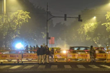 டெல்லியில் அதிகரிக்கும் ஒமைக்ரான் பாதிப்பு - நாளை முதல் இரவு நேர ஊரடங்கு அமல்