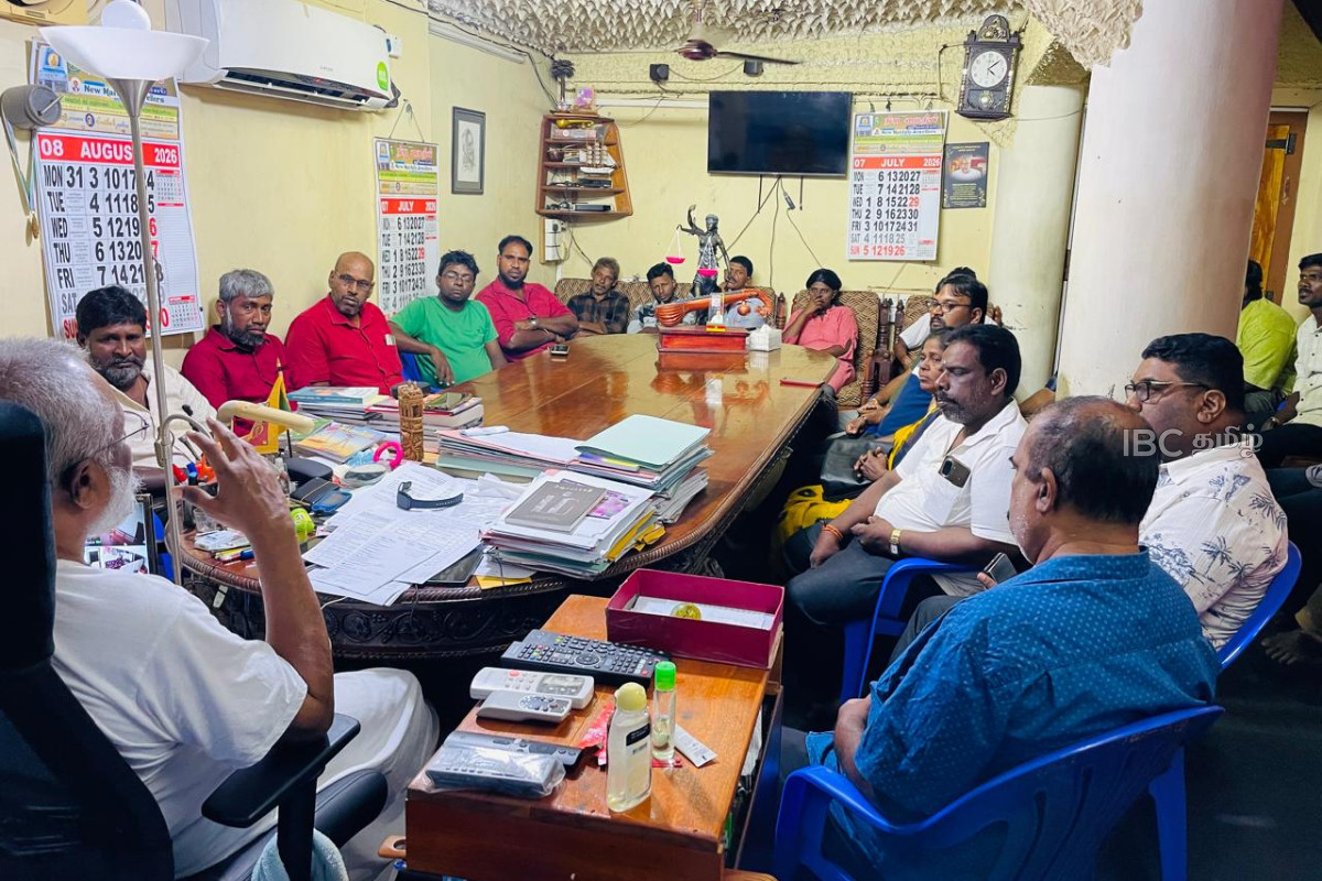 தமிழக தலைவர்களுடனான சந்திப்பு சுயலாப அரசியலின் வெளிப்பாடு : டக்ளஸ் தெரிவிப்பு! | Gajendrakumar Team Met Tamil Nadu Cm Vijay Douglas