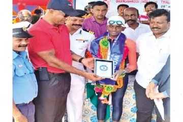 தனுஸ்கோடி முதல் இலங்கையின் தலைமன்னார் வரை; 14 வயது சிறுவன்  சாதனை!