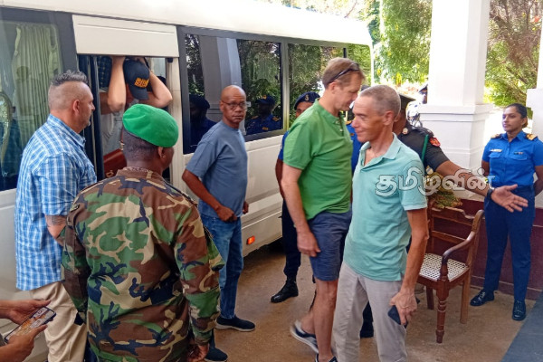 யாழ்.நூலகத்தை பார்வையிட்ட வெளிநாட்டு இராணுவத்தினர் | Foreign Military Officers Countries Visited Jaffna