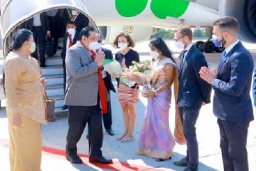 இத்தாலி சென்ற பிரதமர் மகிந்த குழுவிற்கு அளிக்கப்பட்ட வரவேற்பு