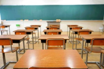 உங்கள் குடும்பங்கள் ஏன் பாகிஸ்தான் செல்லவில்லை! மாணவர்களிடம் ஆசிரியை சர்ச்சை கேள்வி