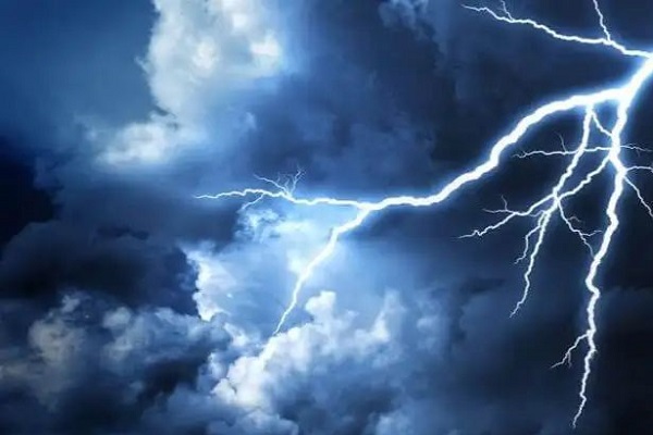 கடும் மின்னல் தாக்கம் குறித்து மக்களுக்கு வெளியான எச்சரிக்கை | Lightning Strike Warning Issued To The Public