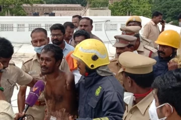 மாற்றுத்திறனாளியால் மதுரை ஆட்சியர் அலுவலகத்தில் ஏற்பட்ட பரபரப்பு