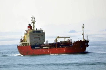 எரிபொருள் பிரச்சினைக்கு தீர்வு!கொழும்பு துறைமுகத்தினை வந்தடைந்த கப்பல்