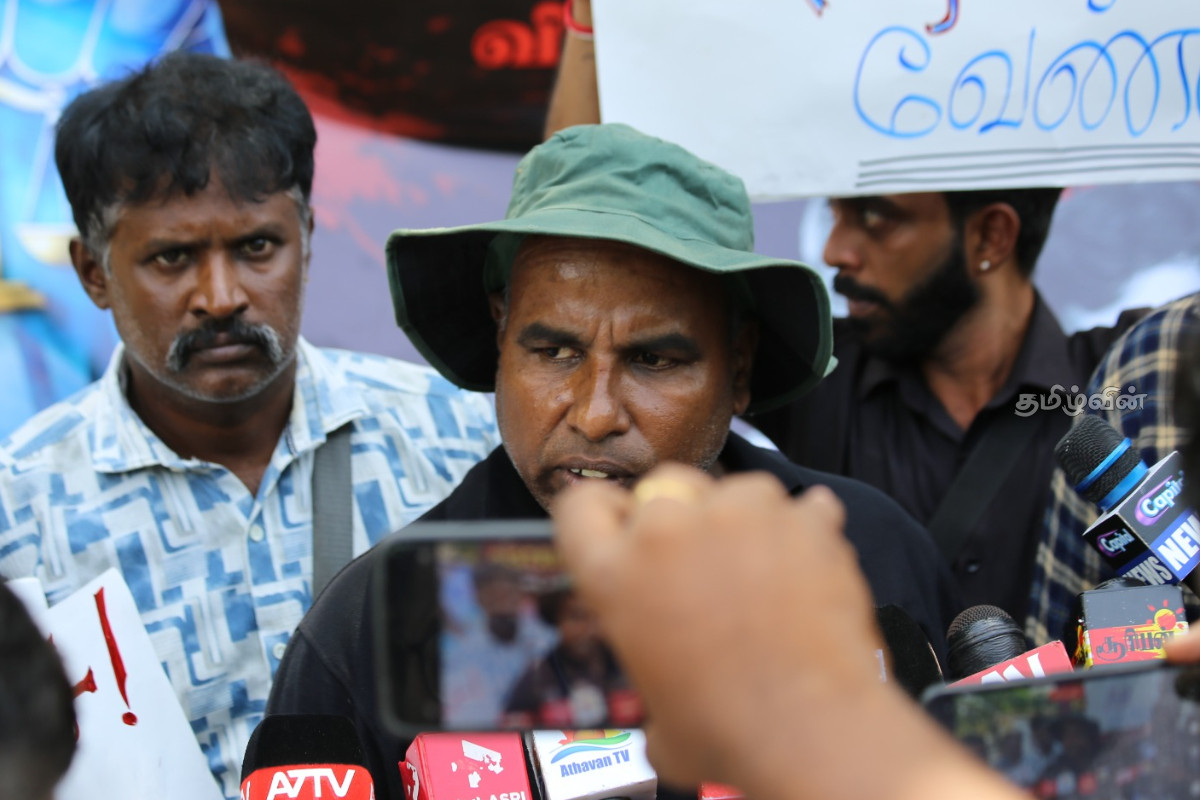 யாழில் ஊடகவியலாளர்கள் போராட்டம்: கண்டுகொள்ளாமல் சென்ற ஊடகப் பிரதி அமைச்சர் - எழும் குற்றச்சாட்டு | Journalists Protest In Jaffna