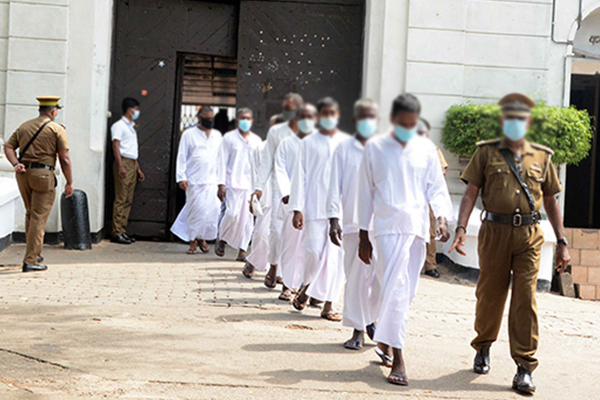 அனைத்து அரசியல் கைதிகளையும் விடுவிக்க ஜனாதிபதி நடவடிக்கை எடுக்க வேண்டும்! அருட்தந்தை சத்திவேல் வலியுறுத்து | Department Of Prisons Sri Lanka Tamil People