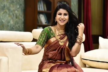 என்னாது... இப்போதா 28 வயசா? குடும்பத்துடன் பிறந்தநாள் கொண்டாடிய ஆல்யா மானசா