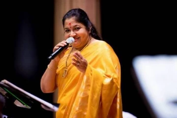 சூப்பர் சிங்கர் சின்ன குழந்தைகளுடன் பிறந்தநாளை கொண்டாடிய பாடகி சித்ரா- அழகிய புகைப்படம்