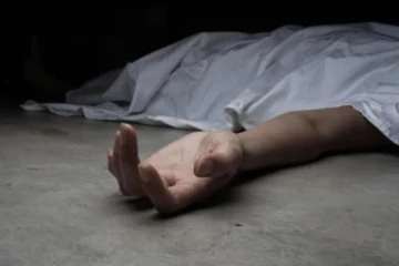 பெற்ற மகனை கழுத்தை நெரித்து கொலை செய்த கொடூர தந்தை! பிரபல நாட்டில் நடந்த அதிர்ச்சி சம்பவம்