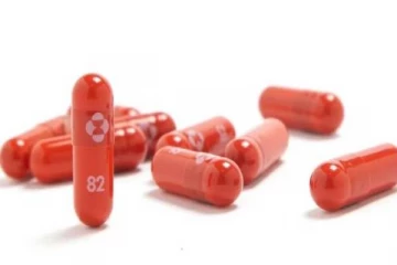 கனடாவில் கொரோனா தடுப்பு மாத்திரையை அங்கீகரிக்குமாறு கோரிக்கை!