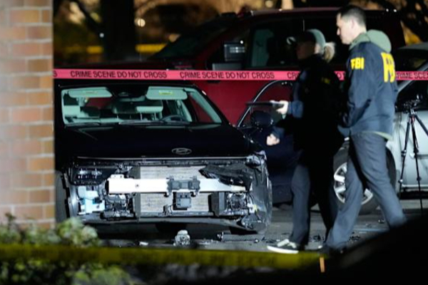 அமெரிக்காவில் வெனிசுவேலா நாட்டைச் சேர்ந்த தம்பதியினர் மீது துப்பாக்கி சூடு | Cbp Shoots Venezuelan Couple In Portland அமெரிக்காவில் வெனிசுவேலா நாட்டைச் சேர்ந்த தம்பதியினர் மீது துப்பாக்கி சூடு | Cbp Shoots Venezuelan Couple In Portland