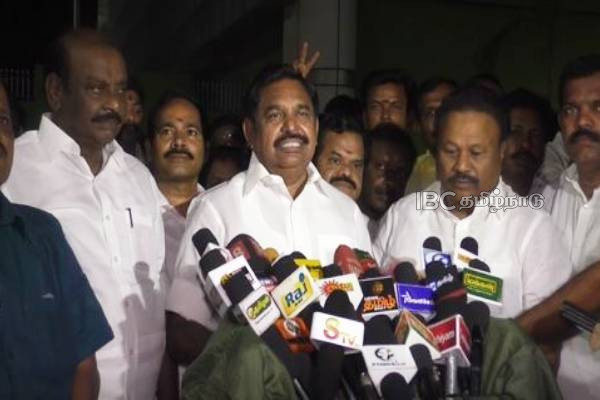 ஆறுகுட்டி போல் எந்த குட்டியும் செல்லவில்லை எல்லா குட்டிகளும் எங்களிடம் தான் உள்ளது - எடப்பாடி பழனிசாமி | Edappadi Palaniswami Press Meet ஆறுகுட்டி போல் எந்த குட்டியும் செல்லவில்லை எல்லா குட்டிகளும் எங்களிடம் தான் உள்ளது - எடப்பாடி பழனிசாமி | Edappadi Palaniswami Press Meet
