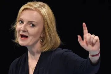 சுனக்கை முந்திய  லிஸ் டிரஸ்; 90% வெற்றி வாய்ப்பு!