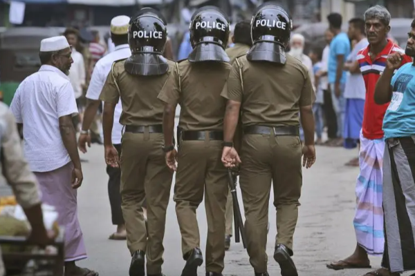 இலங்கையில் பாதாள குழுக்களுடன் தொடர்பு ; 18 பெண்கள் கைது | 18 Women Arrested Links To Underworld Groups Lanka