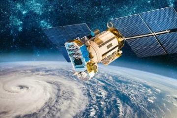 ඔත්තු බැලීමේ චන්ද්‍රිකාවක් උඩු ගුවනට..