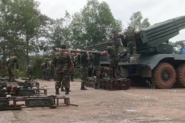 தீவிரமடையும் தாய்லாந்து விவகாரம்... பயண எச்சரிக்கை விடுத்த இந்திய தூதரகம் | Thailand Border Tensions India Travel Advisory