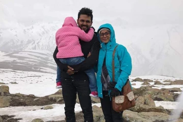 நடிகர் கார்த்திக்கு இவ்வளவு பெரிய மகளா? இப்போ எப்படி இருக்கின்றார் தெரியுமா? செம க்யூட் புகைப்படம்