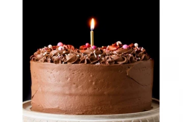 மது போதையில் இளைஞர்கள் அடித்த கூத்து! நண்பனை நிர்வாணமாக்கி பிறந்தநாள் கொண்டாட்டம்