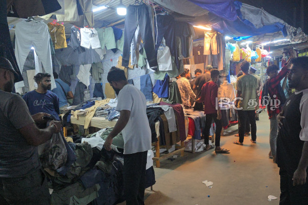 மன்னாரில் சூடு பிடித்துள்ள பண்டிகைக்கால வியாபாரம் | Christmas Shopping Celebration In Manner