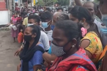 எரிபொருள் நிலையத்தை முற்றுகையிட்டுள்ள பெருந்திரளான மக்கள்: கொழும்பின் முக்கிய பகுதியில் குழப்பம் (Video)