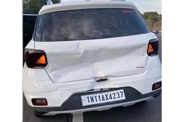 விபத்தில் சிக்கிய பாக்கியலட்சுமி சீரியல் நடிகைகள்! வைரலாகும் விபத்து புகைப்படம் | Baakiyalakshmi Divya Meena Car Accident In Tamil