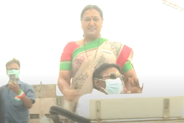 ஒரு பக்கம் சரிந்த விஜயகாந்தின் தலை! கேப்டனுக்கா இந்த வேதனைக்குரிய நிலை...கதற வைத்த அதிர்ச்சி வீடியோ | Fans Got Emotional On Seeing Vijayakanth