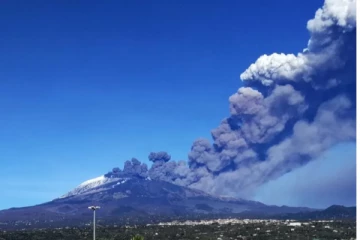 ஜப்பானில் மீண்டும் வெடித்த எரிமலை : விமான சேவைகள் இரத்து
