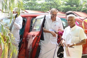 தமிழரசுக் கட்சிக் கூட்டத்தில் நெஞ்சை கனமாக்கும் சம்பவம்: பாடசாலை அதிபர் ஒருவரின் மோசமான செயல்