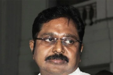 இரட்டை இலை சின்னம் வாங்க லஞ்சம் கொடுக்க முயன்றதாக டிடிவி தினகரன் மீது வழக்கு!