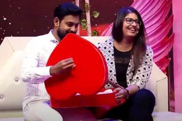 ஈழத்து பெண் ஆரிக்கு கொடுத்த முதல் பரிசு....விலையை கேட்டா தலையில் துண்டு போடுவீங்க!