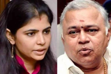 நடிகர் ராதா ரவி அப்யூசிவ் ஆளு!! கடுப்பான பிரபல பாடகி