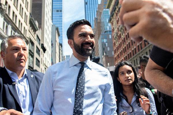 நியூயார்க் மேயராக தெரிவான மம்தானியின் குடியுரிமையைப் பறிக்க ட்ரம்ப் கட்சியினர் தீவிரம் | Republicans Strip Mamdani Citizenship