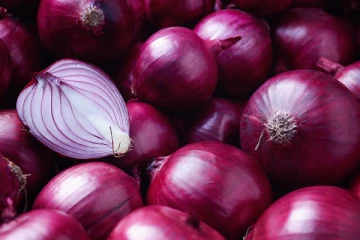 வெங்காயத்தை பச்சையாக சாப்பிடுவதால் இவ்வளவு நன்மைகளா?