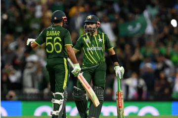டி20 உலக கோப்பை இறுதிப்போட்டி! திணறும் பாகிஸ்தான்... மிரட்டும் இங்கிலாந்து வீரர்கள்