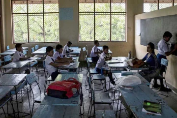 எரிபொருள் நெருக்கடியால் மாணவர்களின் வருகை குறைவடைகிறது!! - ஆசிரியர் சங்கம் எச்சரிக்கை