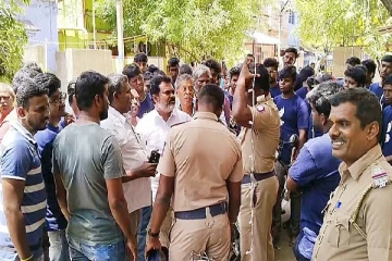 சத்தமாக பாட்டு போட்டதால் தகராறு...தாக்கிக்கொண்ட திமுக - பாஜகவினர்!