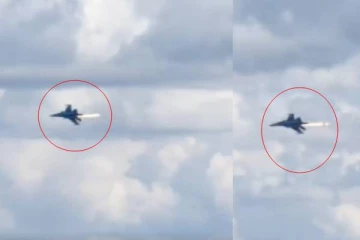 நடுவானில் சுட்டு வீழ்த்தப்பட்ட ரஷ்ய போர் விமானங்கள்: வீடியோ காட்சி!