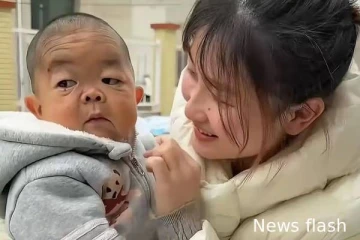 25 வயது அண்ணனை இடுப்பில் சுமக்கும் தங்கை: பின்னணி