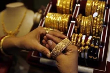 வார முதல் நாளில் க்ஷாக் கொடுத்த தங்கம் விலை